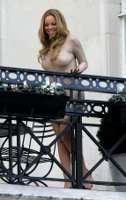 639637010-Mariah_Careys_super_nipples7.jpg