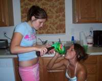 women_beer_bong_013.jpg