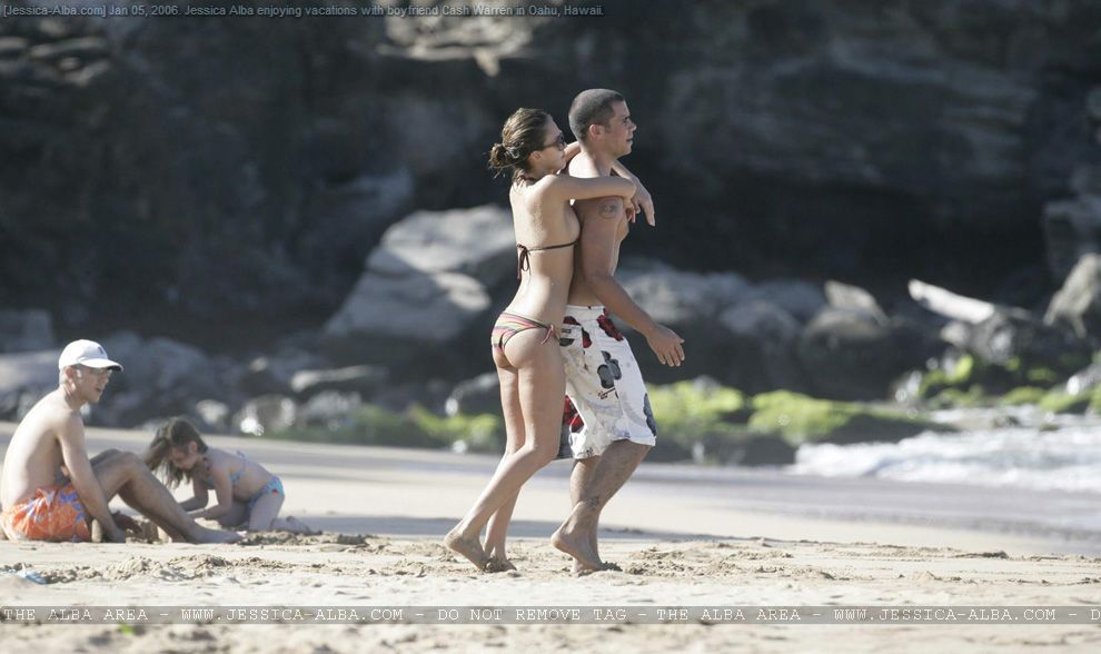Jessica-Alba.com-Hawaii_Vacations.mq45.jpg