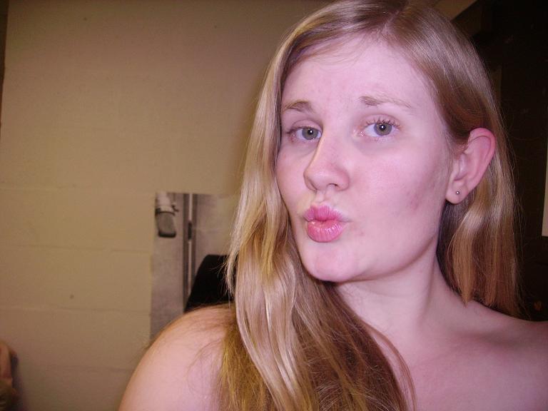 kissykissy.JPG