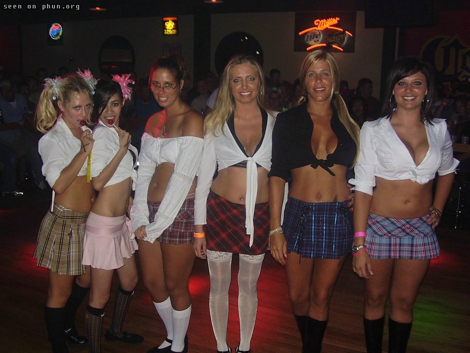 loads_of_girls_088.jpg
