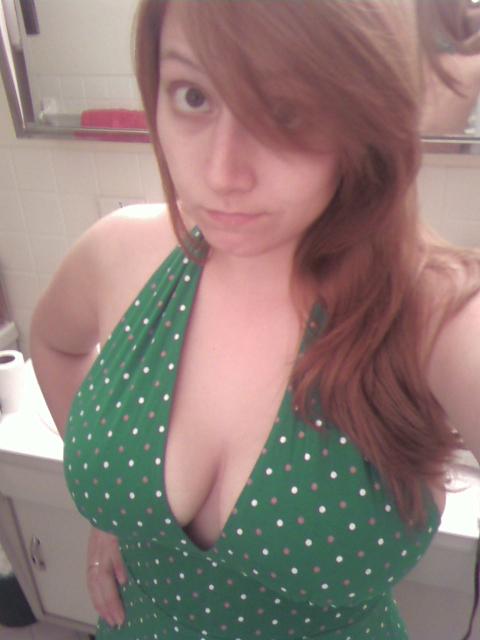 greengreendress3.JPG
